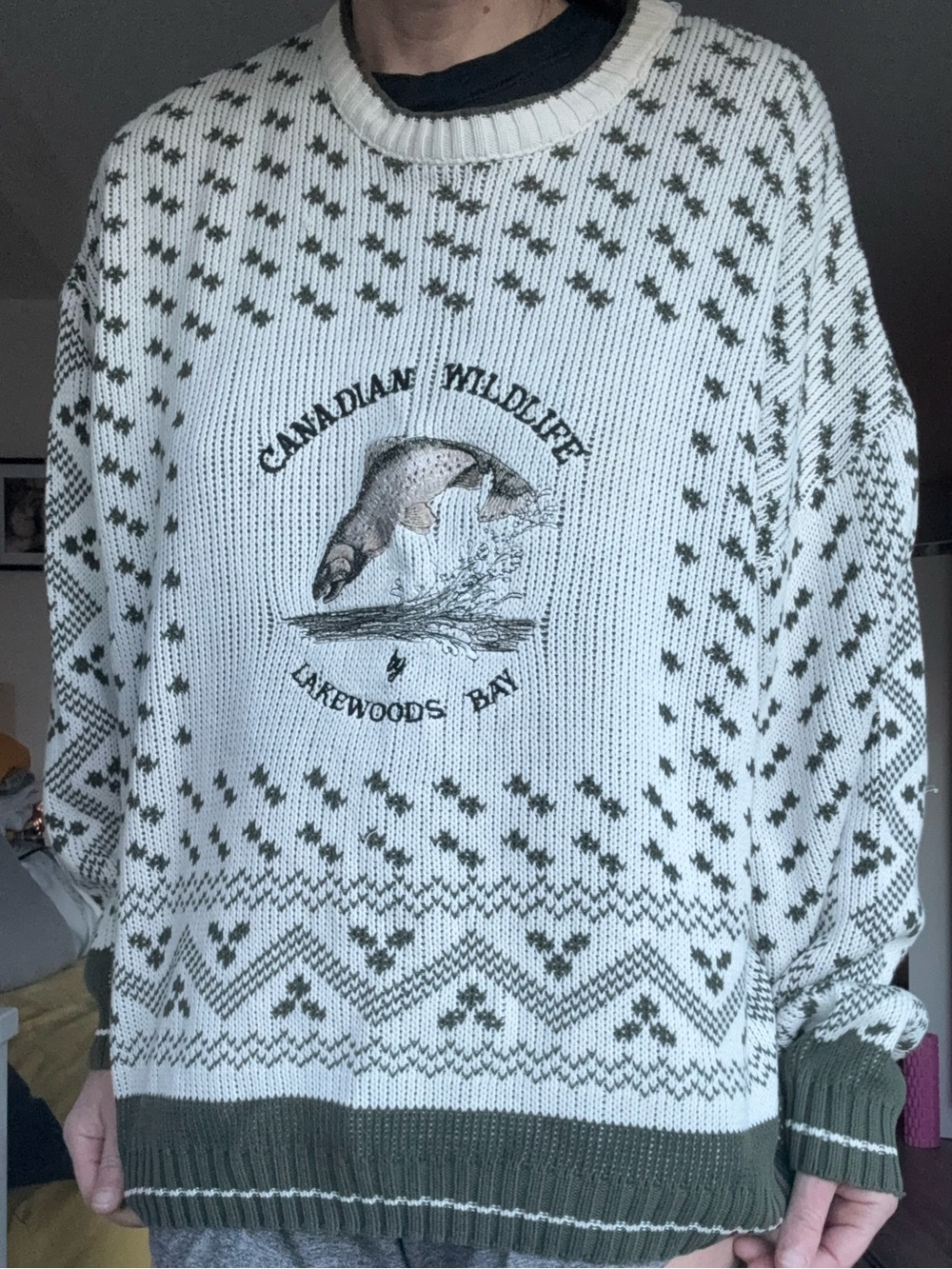 Vintage 90s Lakewood's Bay Canadian Wildlife Fish Knit Sweater | Large
